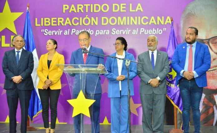 El Comité Político del Partido de la Liberación Dominicana (PLD) se reunirá este lunes para conocer la propuesta de modificación a la Constitución de la República presentada al Congreso Nacional por el Poder Ejecutivo.