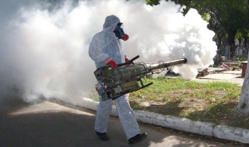 Salud Pública actúa contra el Dengue en Maquiteria, Villa Duarte