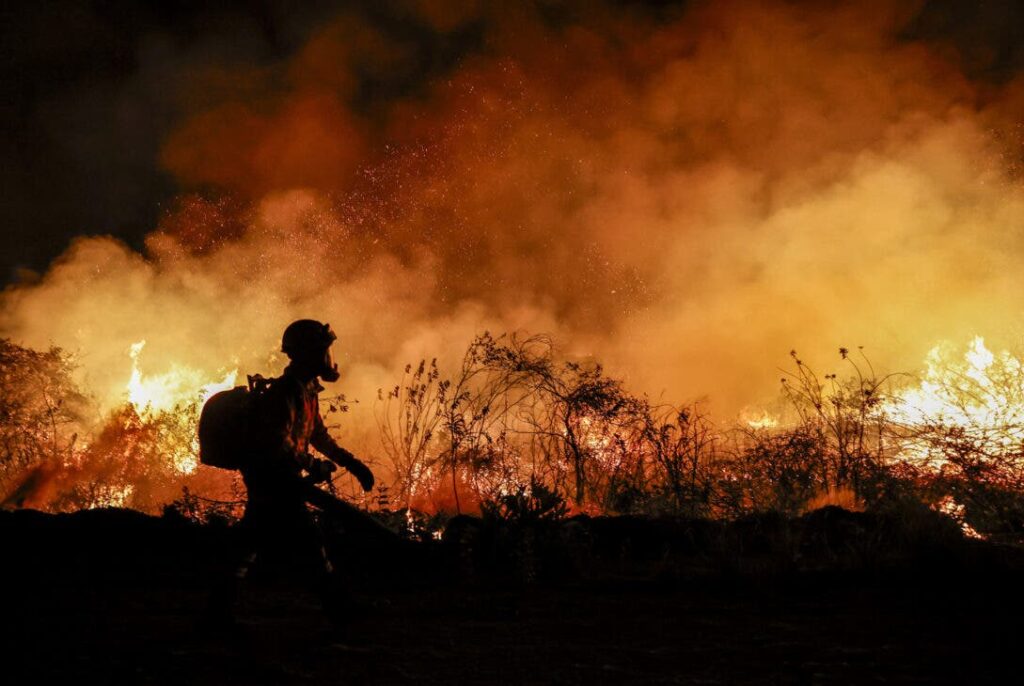 Dos detenidos por incendios en São Paulo, Brasil