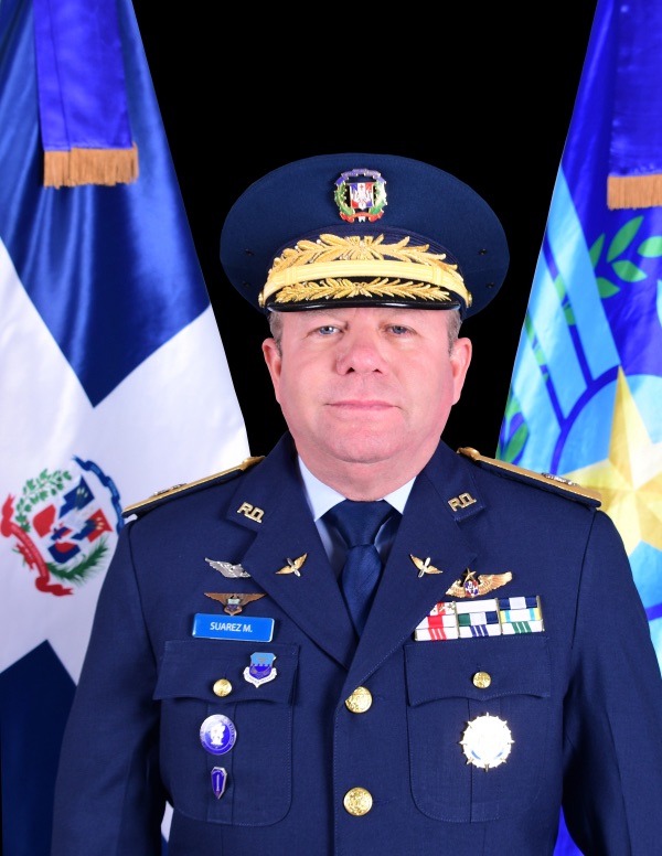 Floreal Martínez designado comandante general de la Fuerza Aérea; Febrillet asume como viceministro de Defensa