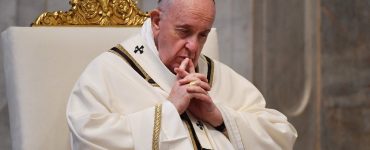 El papa Francisco sigue en tratamiento y mantiene su agenda