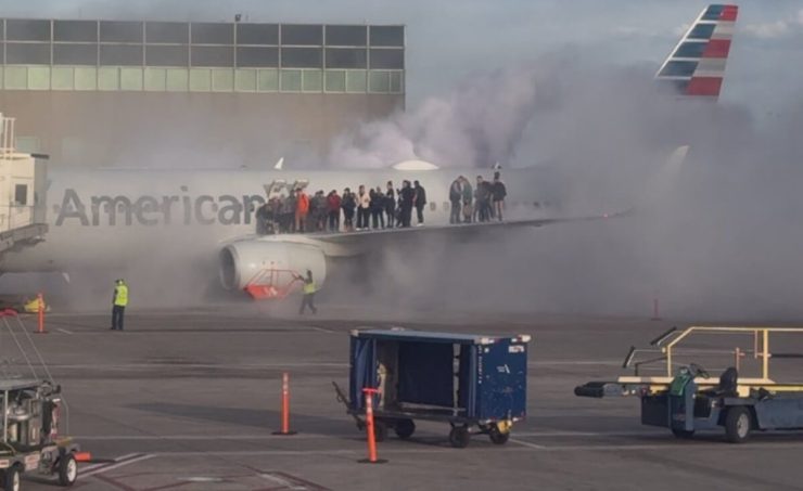 Incendio en avión de American Airlines en Denver