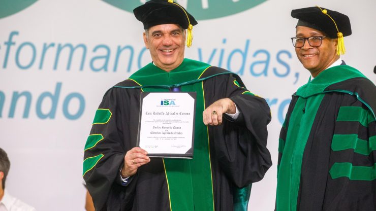 UTESA otorga Doctorado Honoris Causa al presidente Luis Abinader