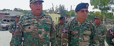 ComandanteComandantes del Ejército y Migración recorren frontera para reforzar controles contra tráfico de indocumentados