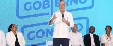 Presidente Abinader promete obras en Pedro Brand