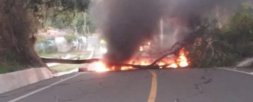 Protesta en Nizao Rancho Arriba por falta de electricidad