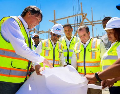 Ministro Paliza y director del DA supervisan avances del Aeropuerto El Granero del Sur en San Juan