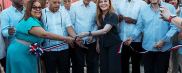 Carolina Mejía entrega parque Caonabo Beato a Villa Consuelo; beneficia a más de 80,000 personas