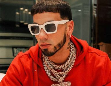 Anuel AA desmiente rumores de hospitalización por infección en tatuaje