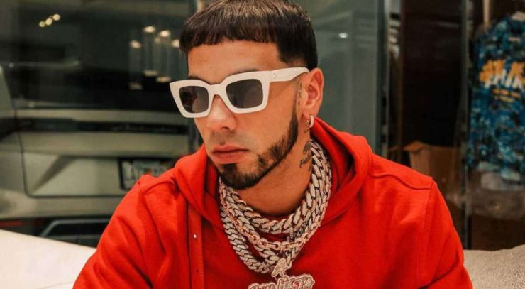 Anuel AA desmiente rumores de hospitalización por infección en tatuaje