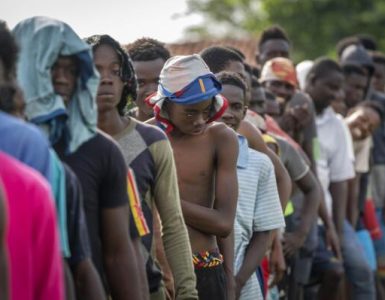 EE. UU. evalúa nueva restricción para haitianos y cubanos